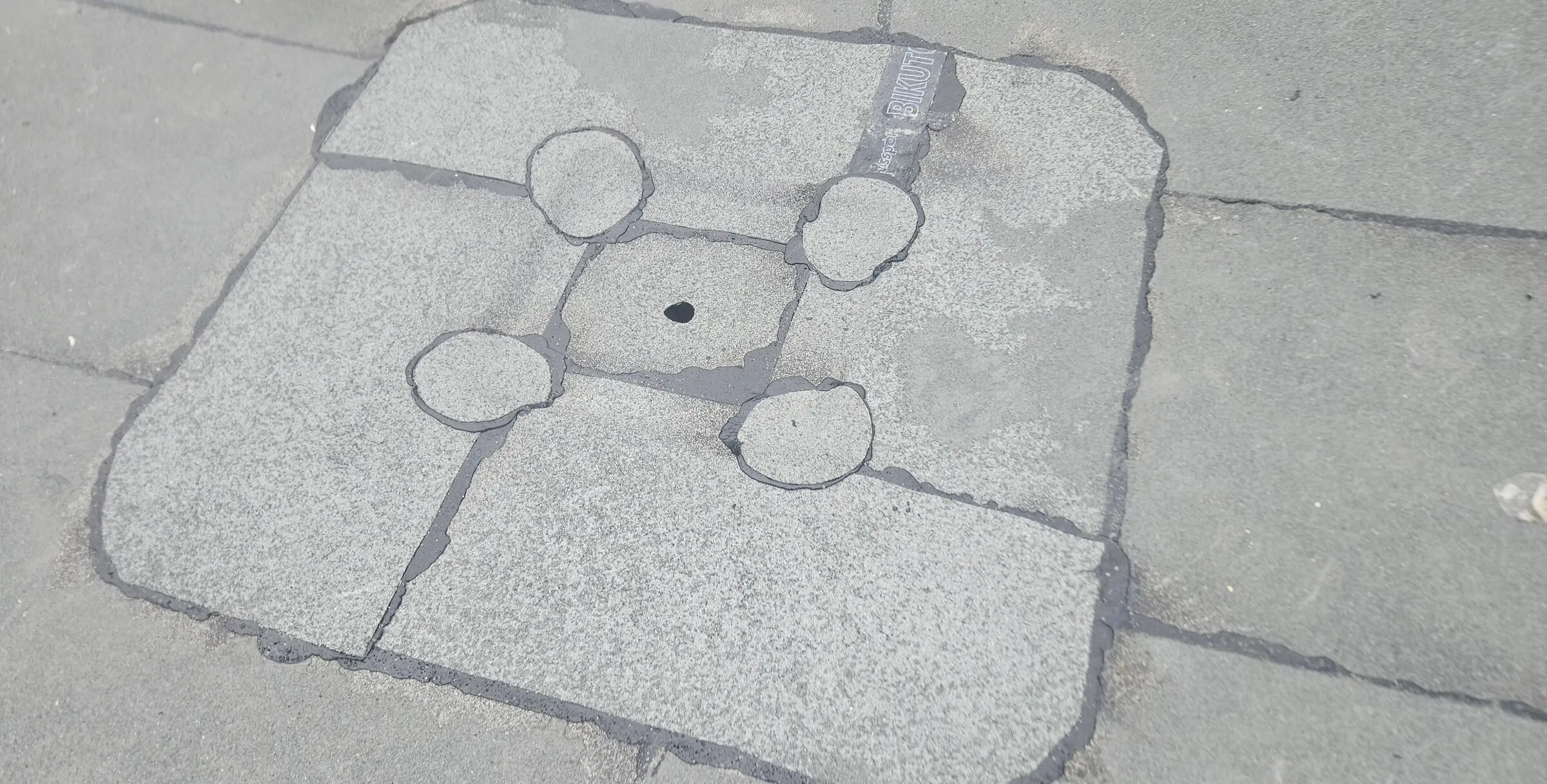 Abgedichtete Manschette um Durchdringungen